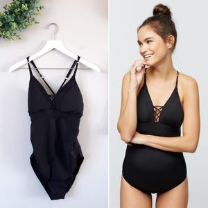 A Pea in the Pod | Tie Front Maternity Swimsuit